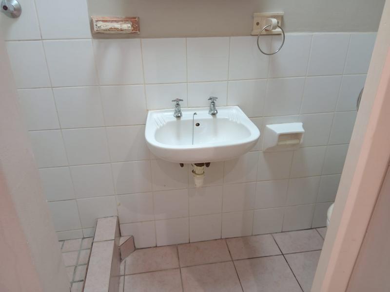 1 Bedroom Property for Sale in Uitzicht Western Cape
